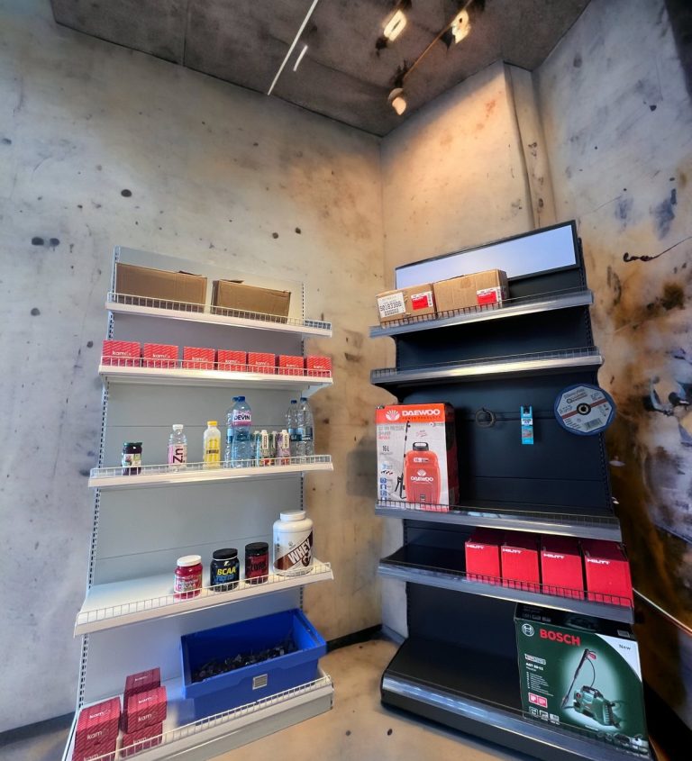 магазинен стелаж